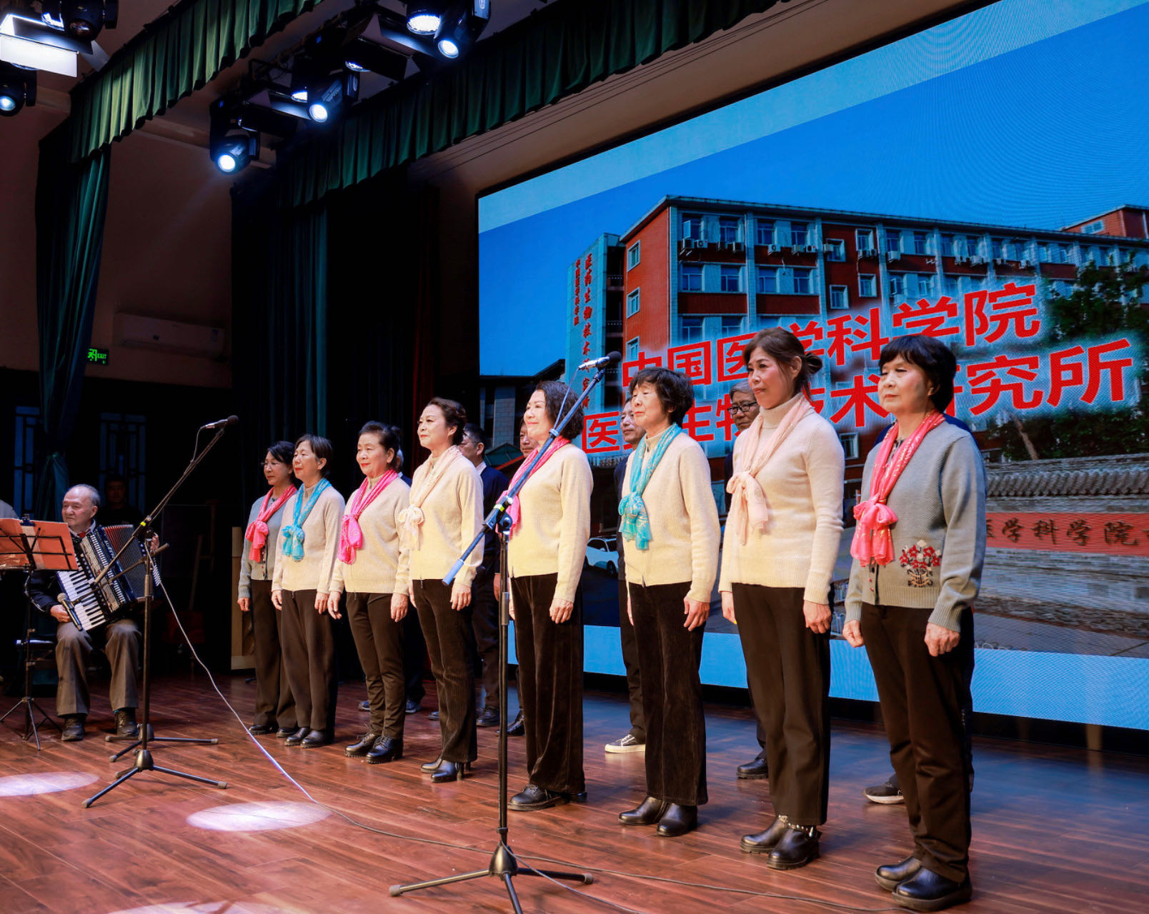 3.祖国不会忘记.jpg