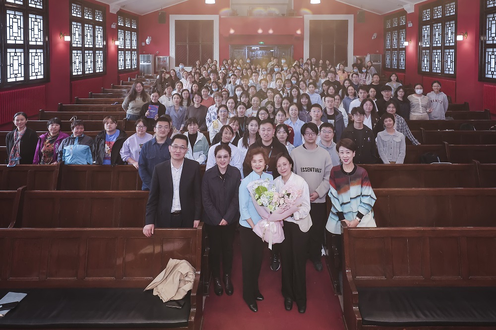 礼仪合影-1000.jpg 礼仪合影-1000.jpg